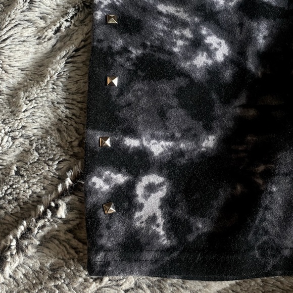 Cotton On Skirt - Picture 2 of 4